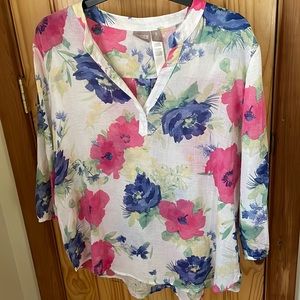 Chicos size 3 flowered blouse. Excellent condition
